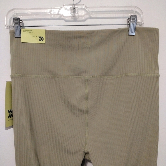 All in Motion - Ultra High Rise Ribbed Leggings - Picture 6 of 16